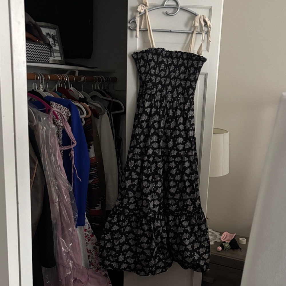 Francesca's Collections Black and White Floral Maxi Dress
